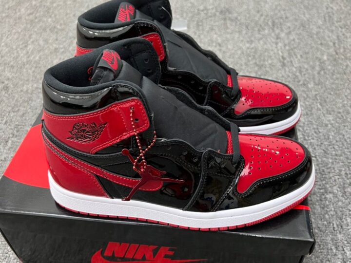 Nike Air Jordan 1 High "Bred Patent"