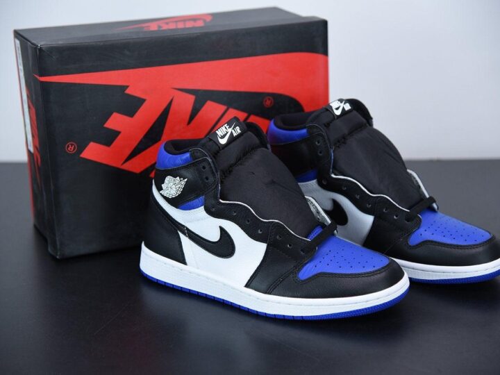 Nike Air Jordan 1 Retro "Royal Toe"
