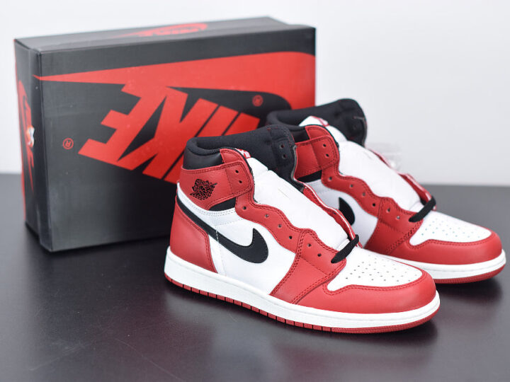 Nike Air Jordan 1 Retro High "Chicago"