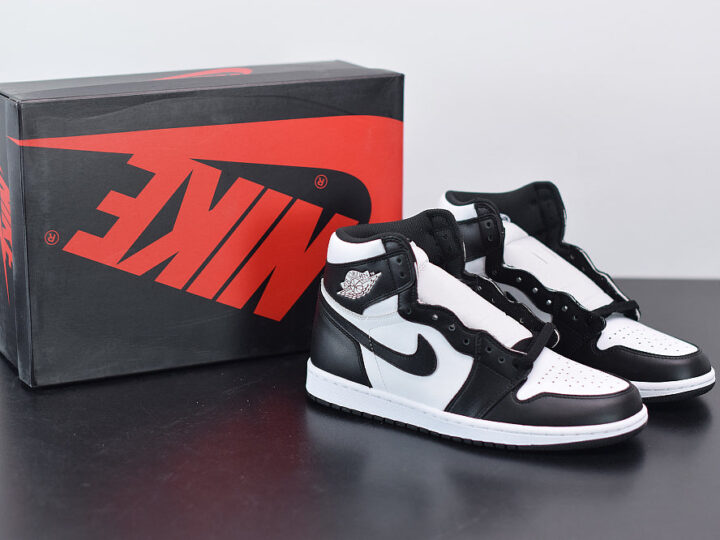 Nike Air Jordan 1 Retro High Black White