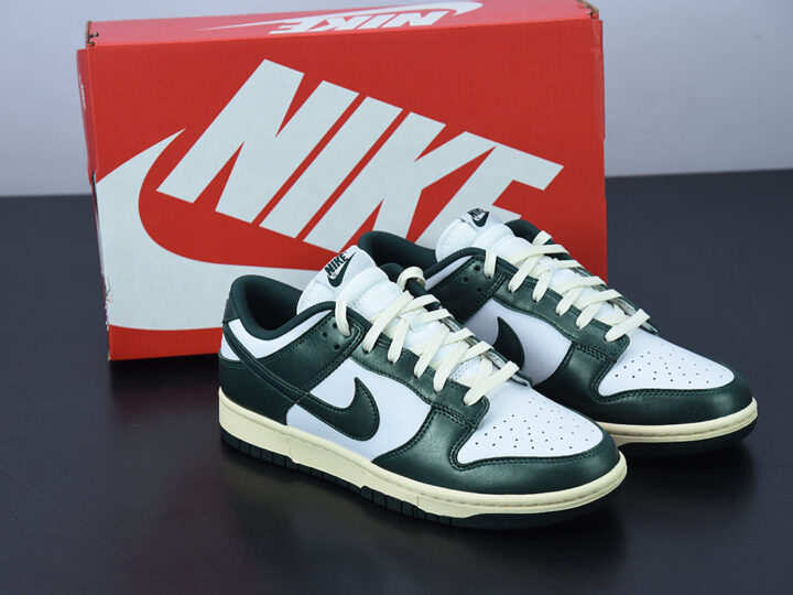 Nike Dunk Low "Vintage Green"