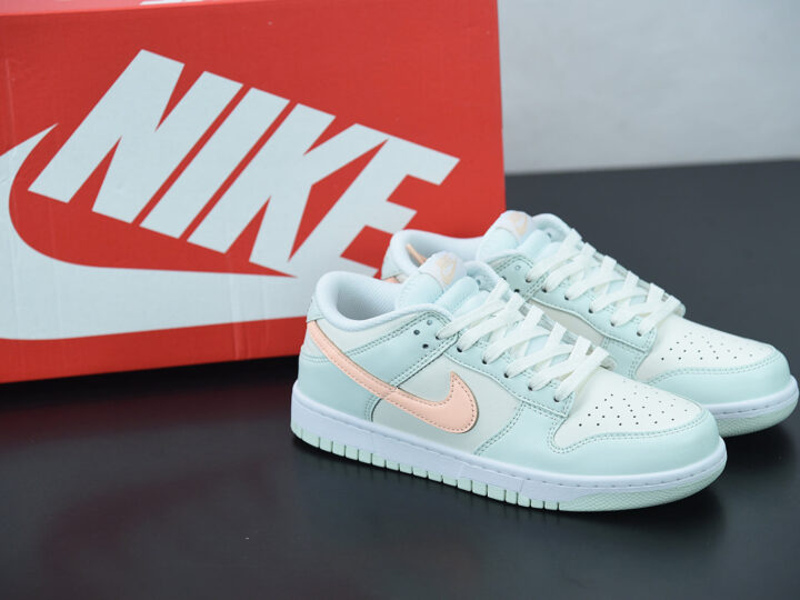 Nike Dunk Low Barely Green
