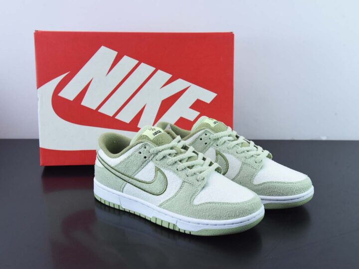 Nike Dunk Low SE "Fleece Pack Honeydew"