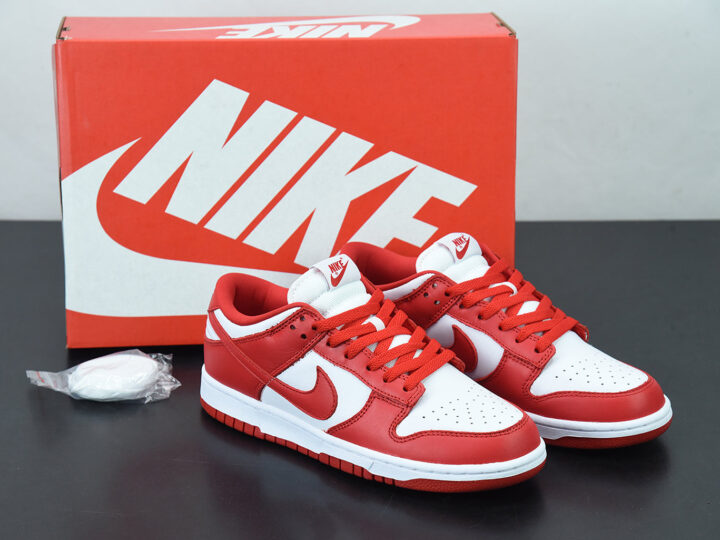 Nike SB Dunk Low "University Red"