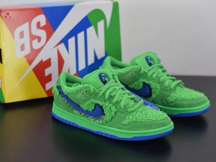 Nike SB Dunk Low X Grateful Dead Bears "Green"